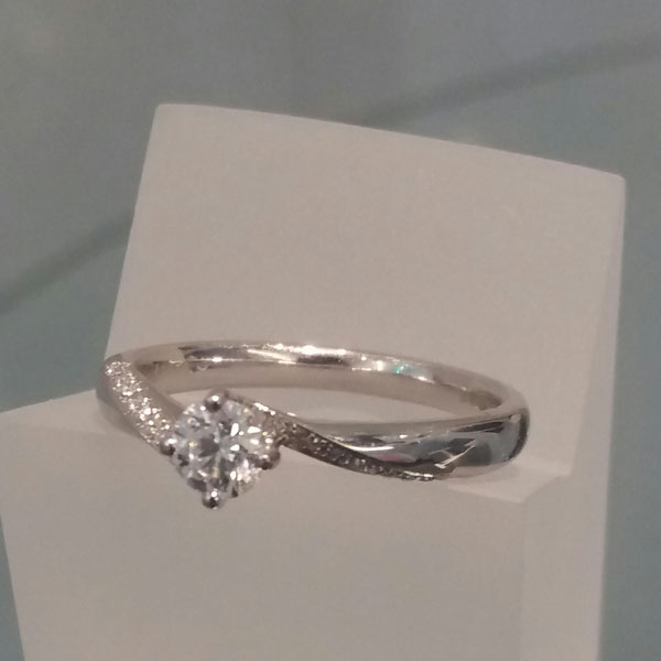 Orbis Jewellery not only design platinum jewellery but we also repair and restore worn down pieces back to their original state. Our platinum jewellery pieces are perfect for engagement rings to that special someone.
