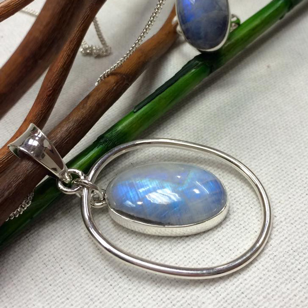 Displaying an unearthly, mysterious glow, Rainbow Moonstone, along with Labradorite, is a member of the Feldspar group of minerals, a perfect match for any piece of Exclusive Silverware.